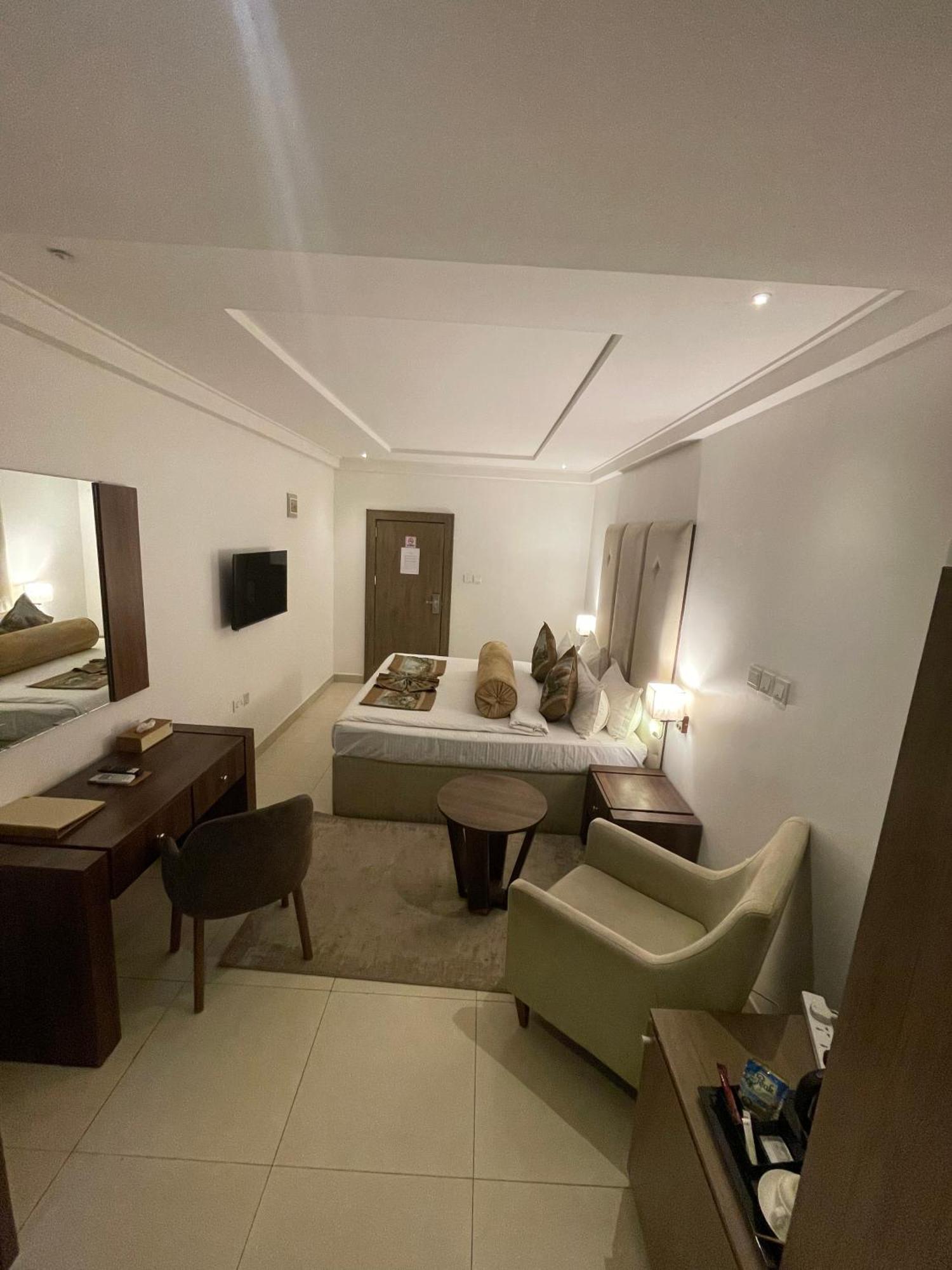Swiss Pearl Continental Suite Wupa Eksteriør billede